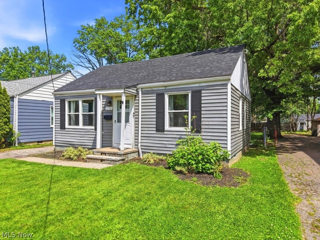Photo of 11718 Kirton Avenue, Cleveland, OH 44135 (MLS # 5211914)
