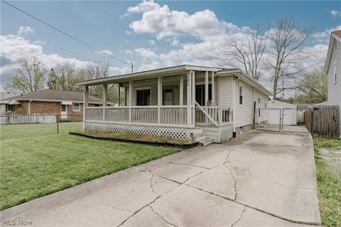 Homes For Sale - 186 Pocantico Avenue<br/> Summit County, Akron, OH 44312
