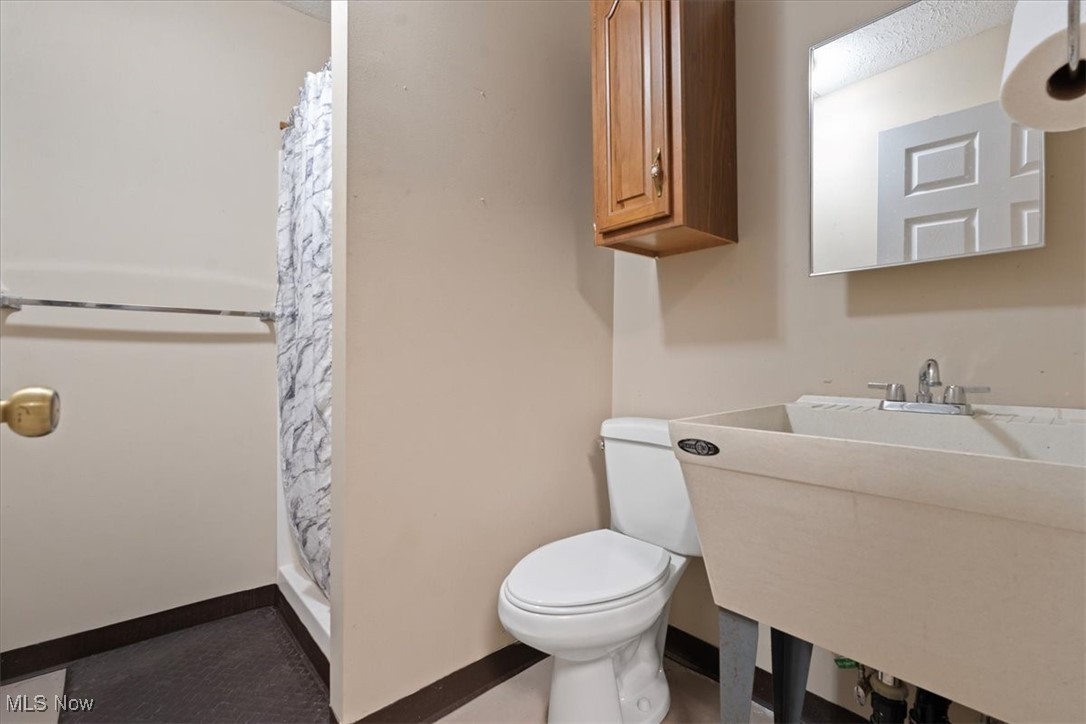 Vienna, West Virginia 26105, United States, 2 Bedrooms Bedrooms, ,3 BathroomsBathrooms,Residential,Active,148761