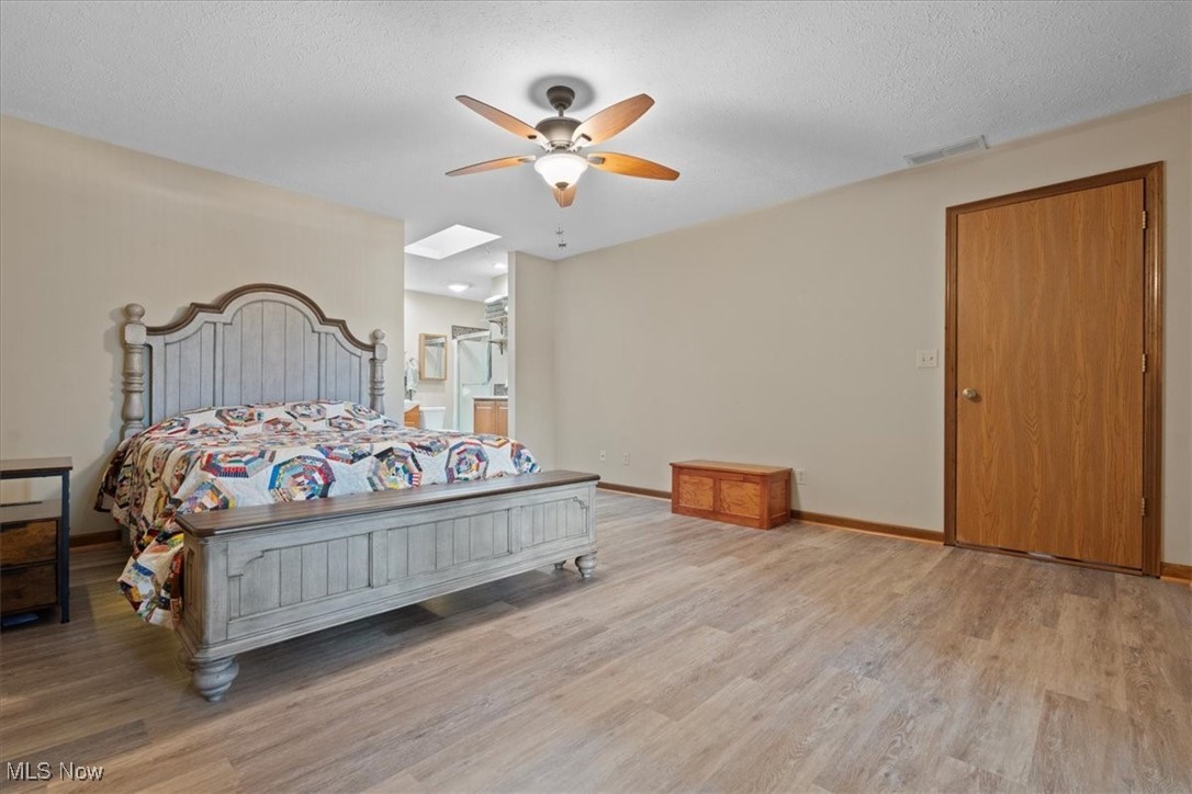 Vienna, West Virginia 26105, United States, 2 Bedrooms Bedrooms, ,3 BathroomsBathrooms,Residential,Active,148761