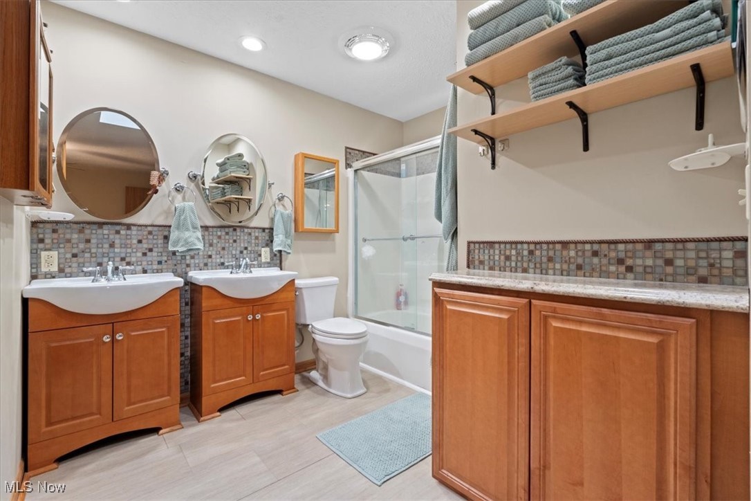 Vienna, West Virginia 26105, United States, 2 Bedrooms Bedrooms, ,3 BathroomsBathrooms,Residential,Active,148761