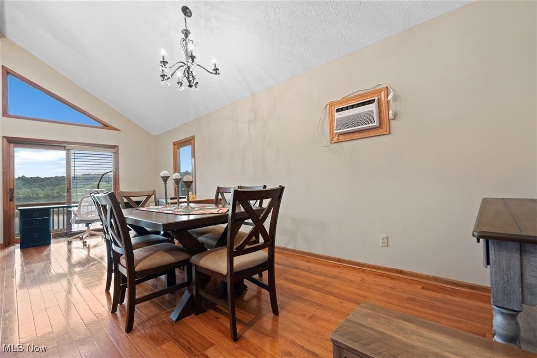 Vienna, West Virginia 26105, United States, 2 Bedrooms Bedrooms, ,3 BathroomsBathrooms,Residential,Active,148761