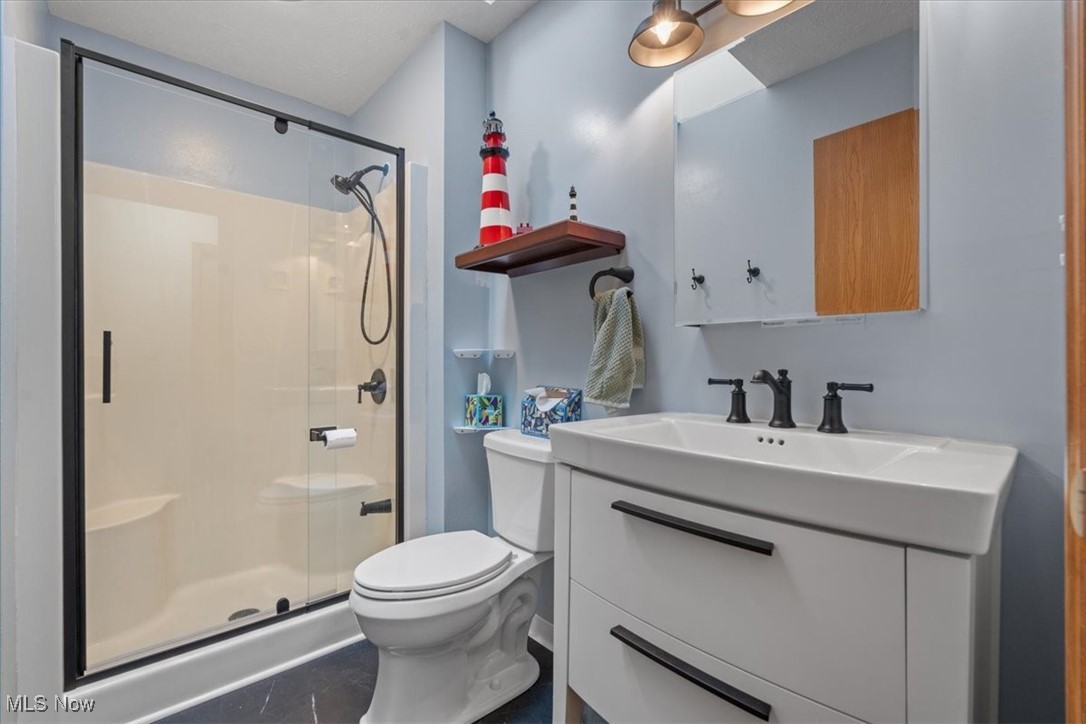 Vienna, West Virginia 26105, United States, 2 Bedrooms Bedrooms, ,3 BathroomsBathrooms,Residential,Active,148761