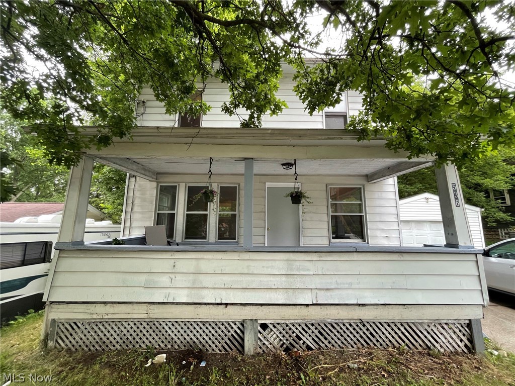 Welcome to 536 Fairchild Ave. in Kent. This 3 bedroom and 1.5 bath house has lots of updates. Roof less than 2 years, updated wiring, plumbing, hot water tank, & gas line. Freshly painted and new flooring makes this move in ready! There is nothing to do except start packing! Located near downtown Kent. Don't miss out, Call today to schedule your showings.