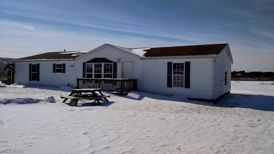 Would you like acreage and a home in Wayne County for under $100k? Here's your opportunity! Clean, well maintained home with two living spaces and spacious master suite. The land would be great for a few animals or recreation. Close to I-71.