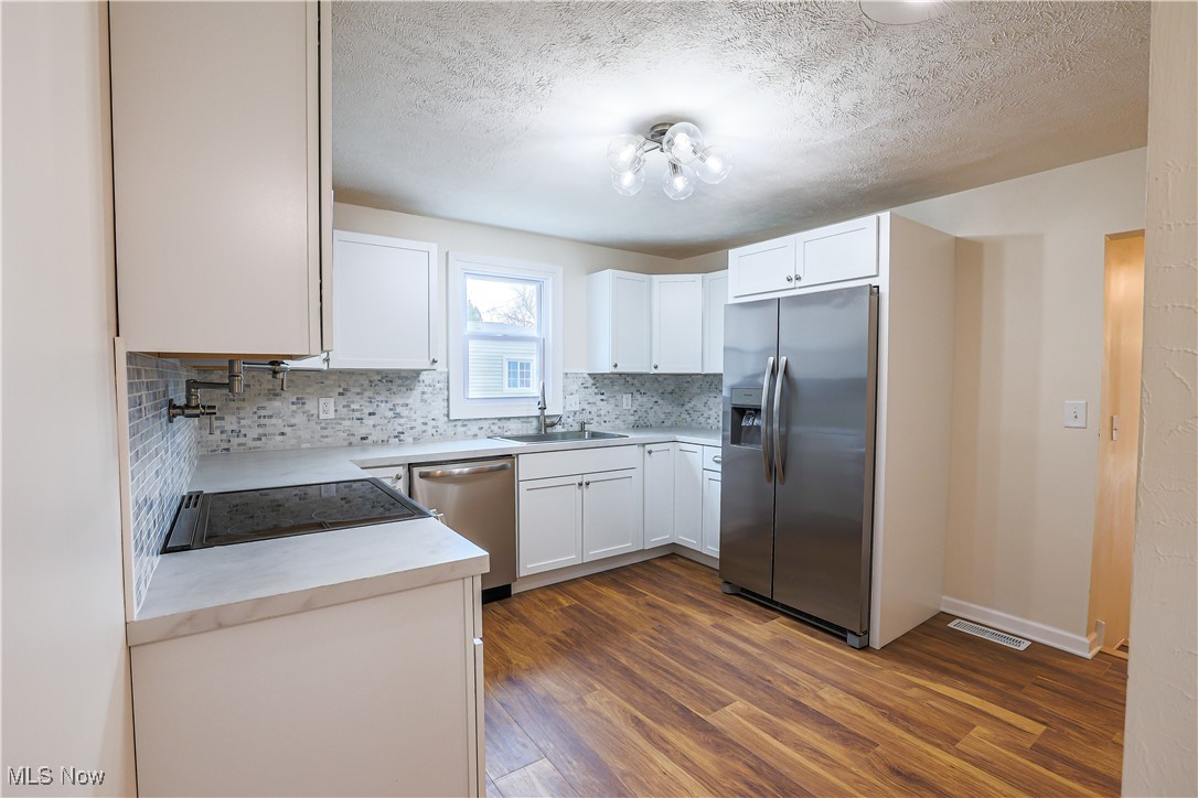 244 S Point Drive, Avon Lake, Ohio image 8