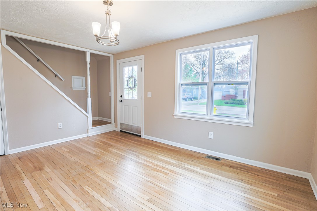244 S Point Drive, Avon Lake, Ohio image 6
