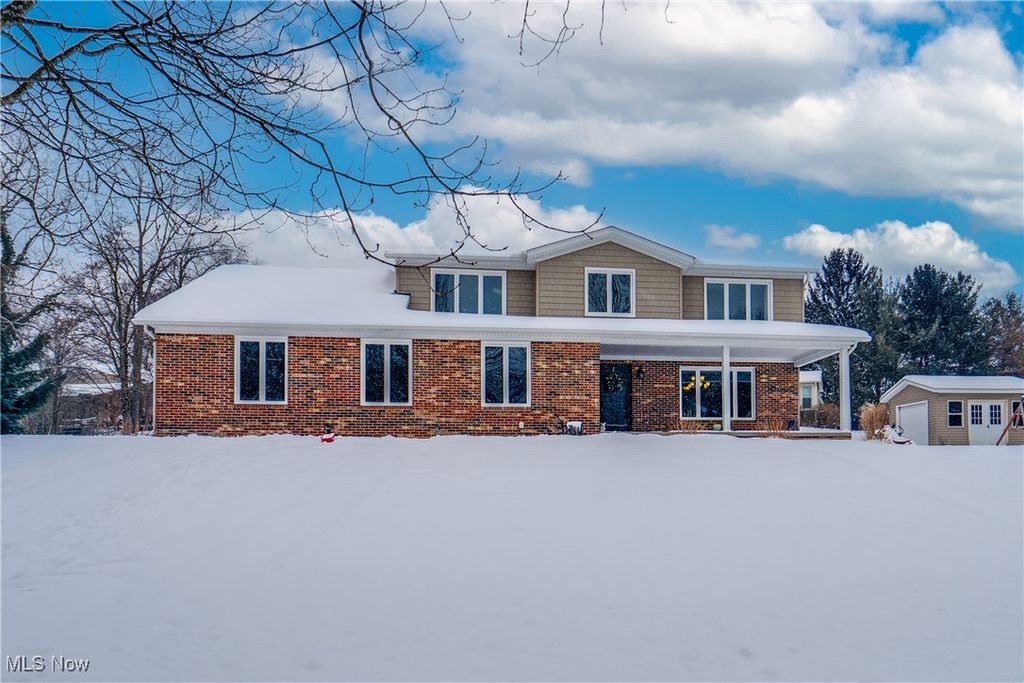Photo of 1353 Berkshire Road, Stow, OH 44224 (MLS # 5183995)