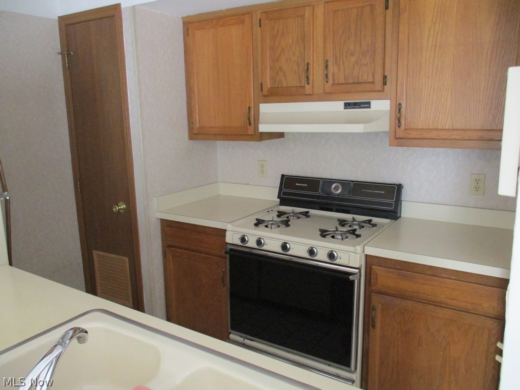 Ledgewater Falls Condo - Residential Lease
