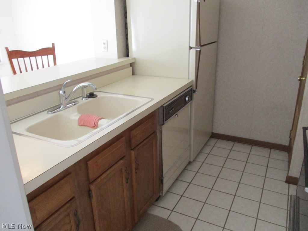 Ledgewater Falls Condo - Residential Lease
