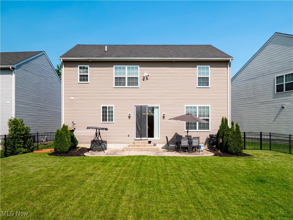 12174 Edgehill Oval, Strongsville, Ohio image 43
