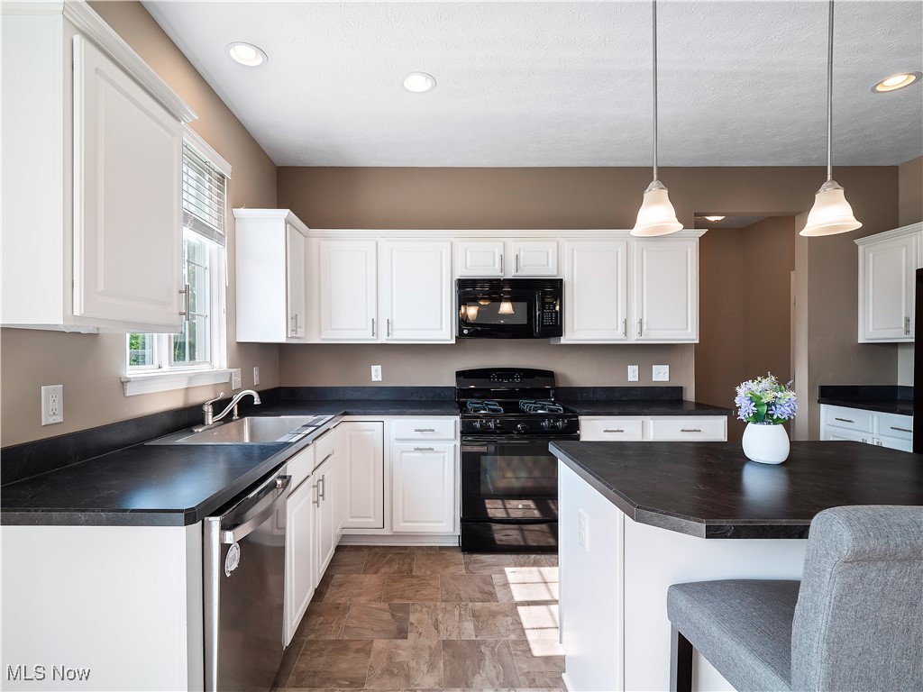 12174 Edgehill Oval, Strongsville, Ohio image 13