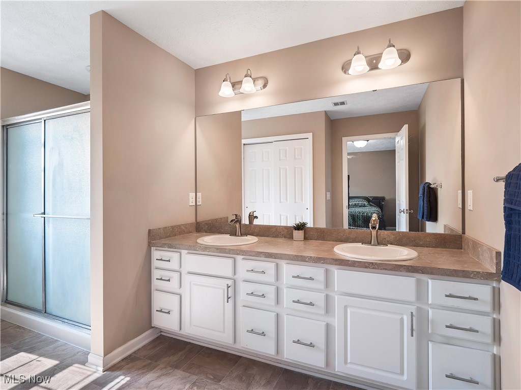 12174 Edgehill Oval, Strongsville, Ohio image 21