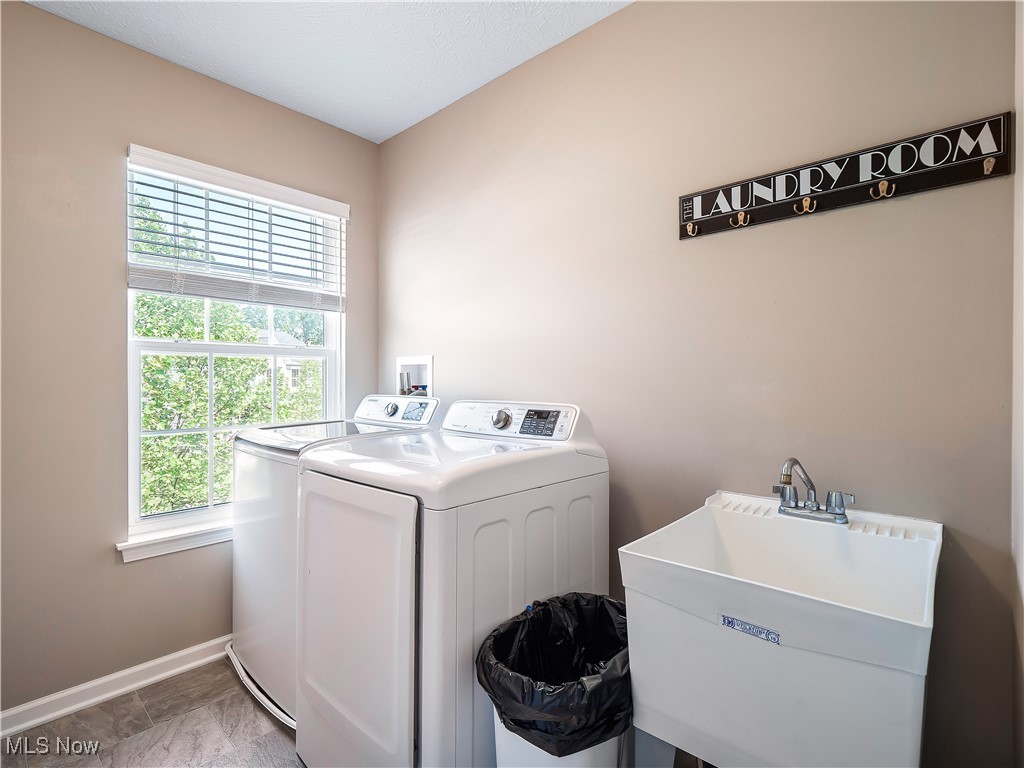 12174 Edgehill Oval, Strongsville, Ohio image 29