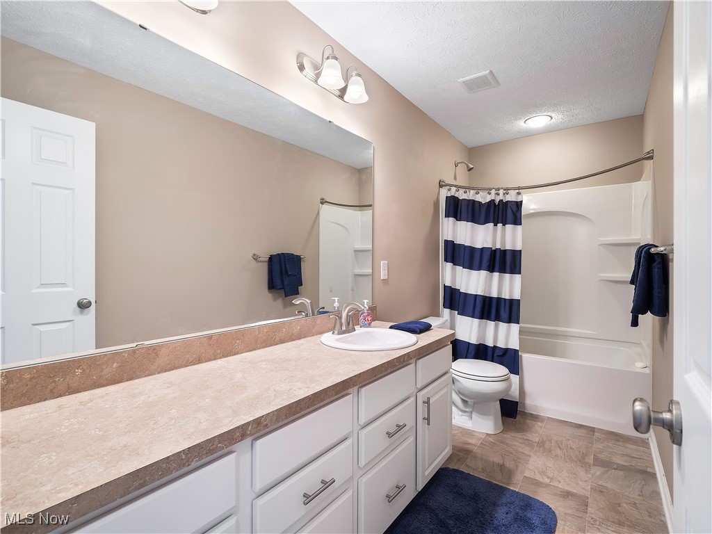 12174 Edgehill Oval, Strongsville, Ohio image 25