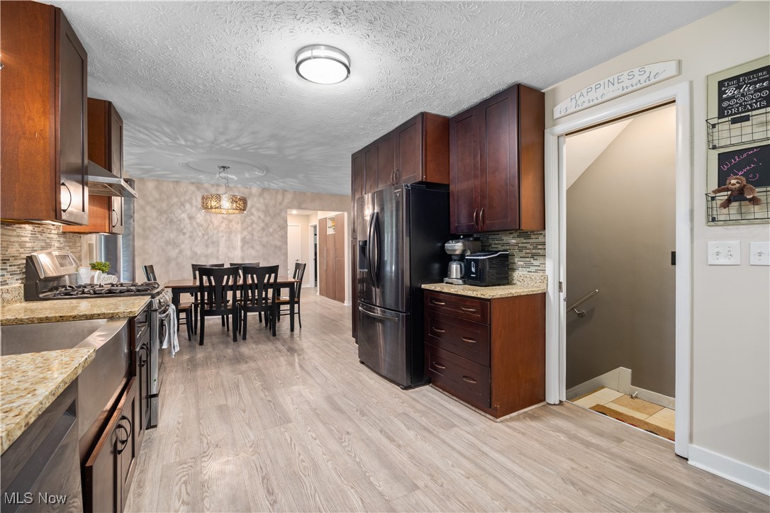 7701 Winding Way