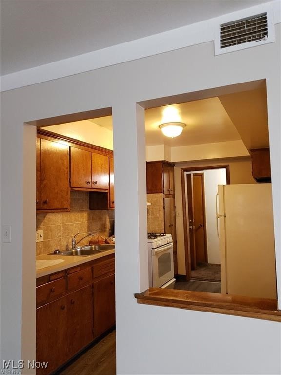 Woodview Manor - Residential