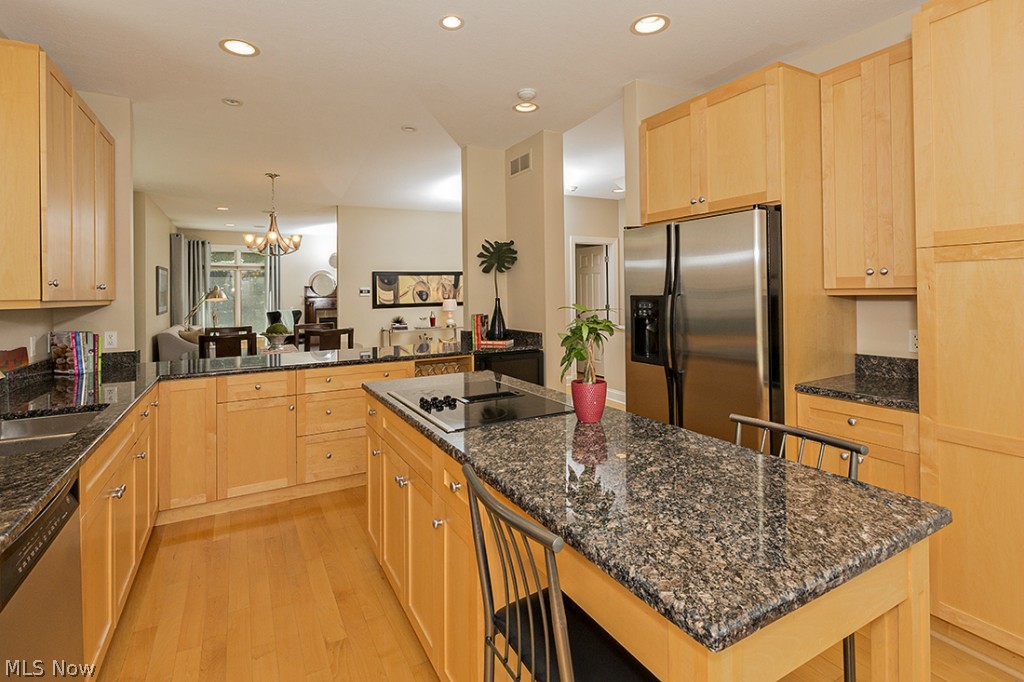 Cedarmount Condo Ph 03 - Residential