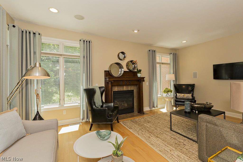 Cedarmount Condo Ph 03 - Residential