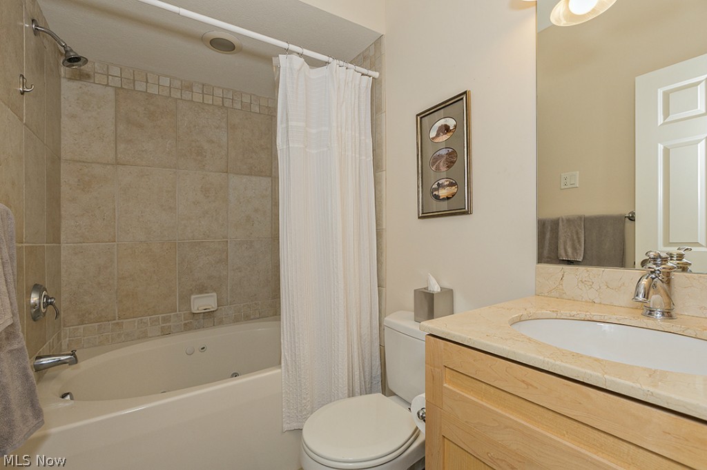 Cedarmount Condo Ph 03 - Residential