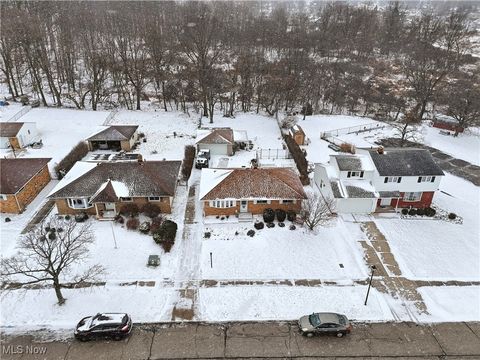 Tiny photo for 5905 Regency Drive, Parma, OH 44129 (MLS # 5179068)