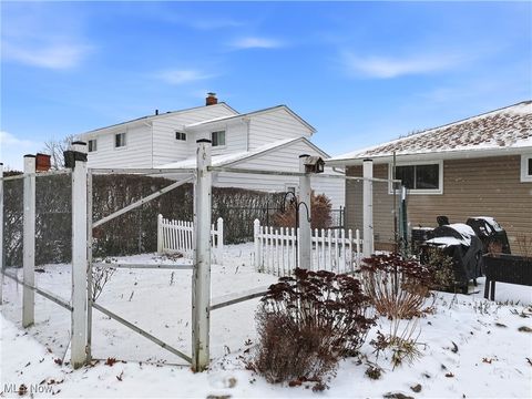 Tiny photo for 5905 Regency Drive, Parma, OH 44129 (MLS # 5179068)