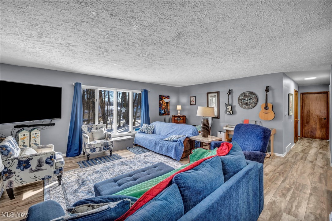 Eastlake Mdws Allotment - Residential