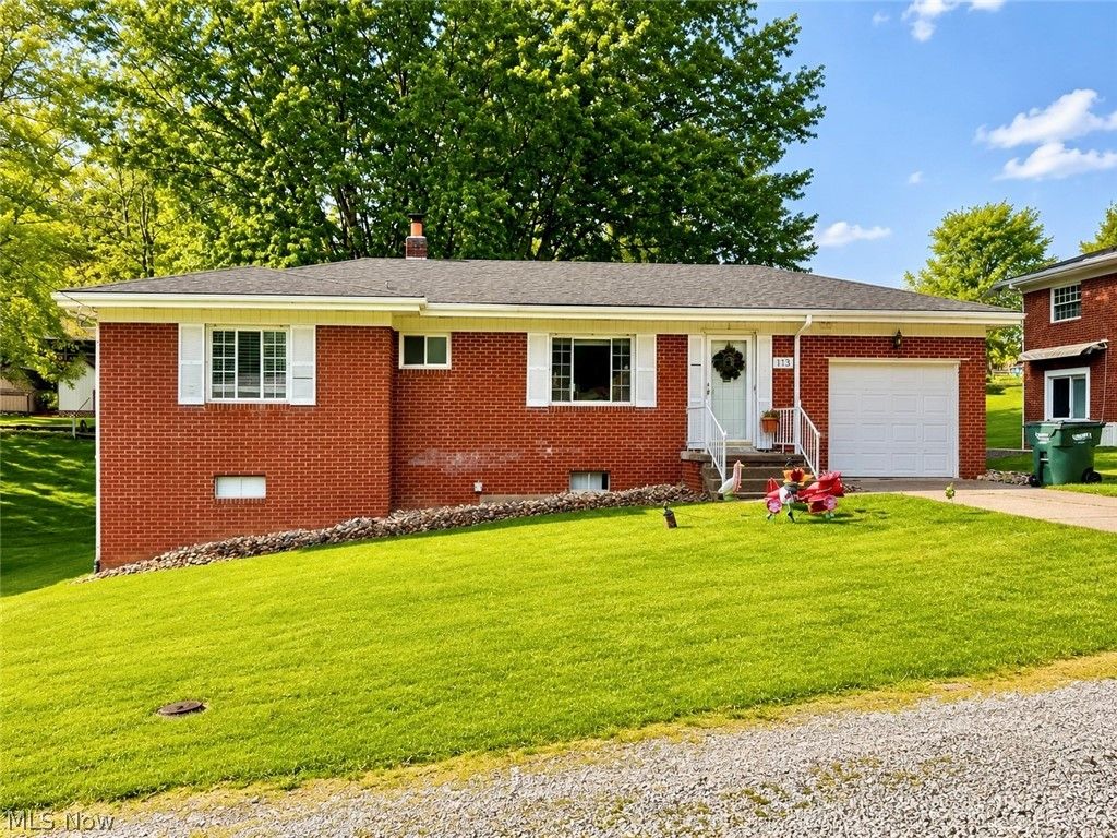 Photo of 113 Stuart Drive, Wintersville, OH 43953 (MLS # 5208622)