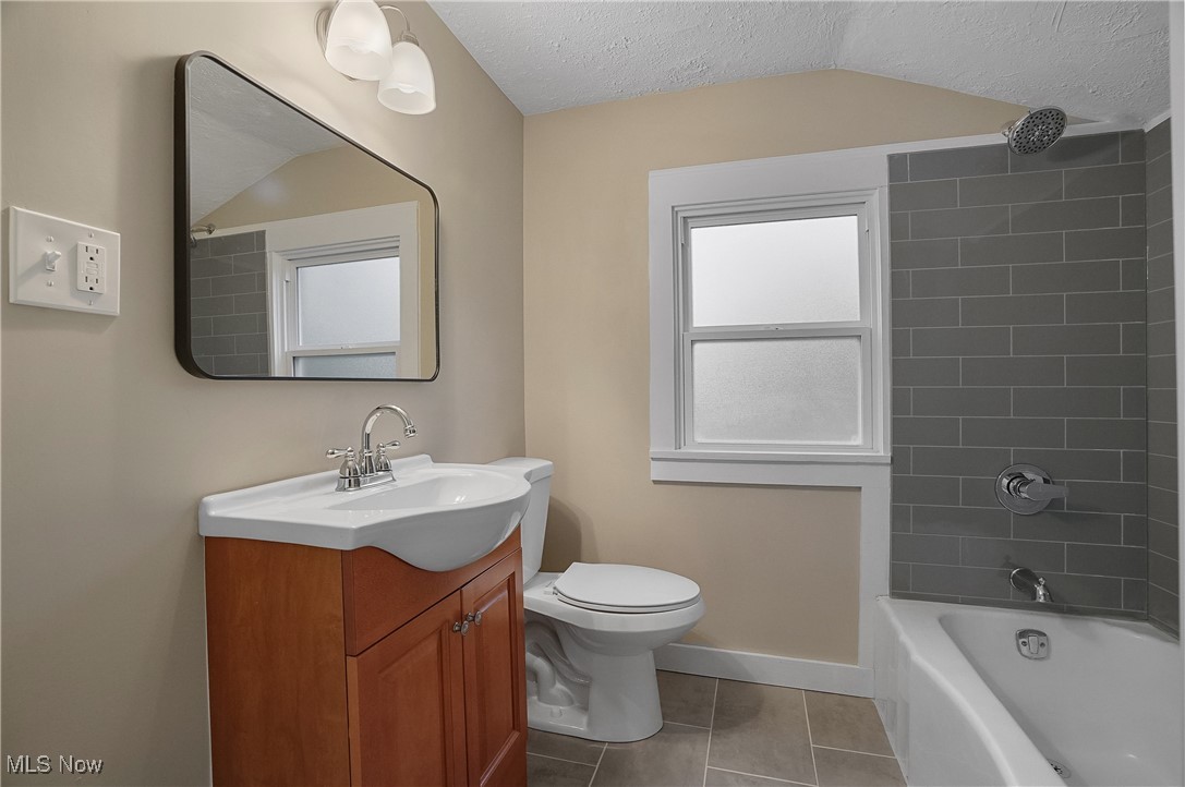 Kiwanis Lake - Residential