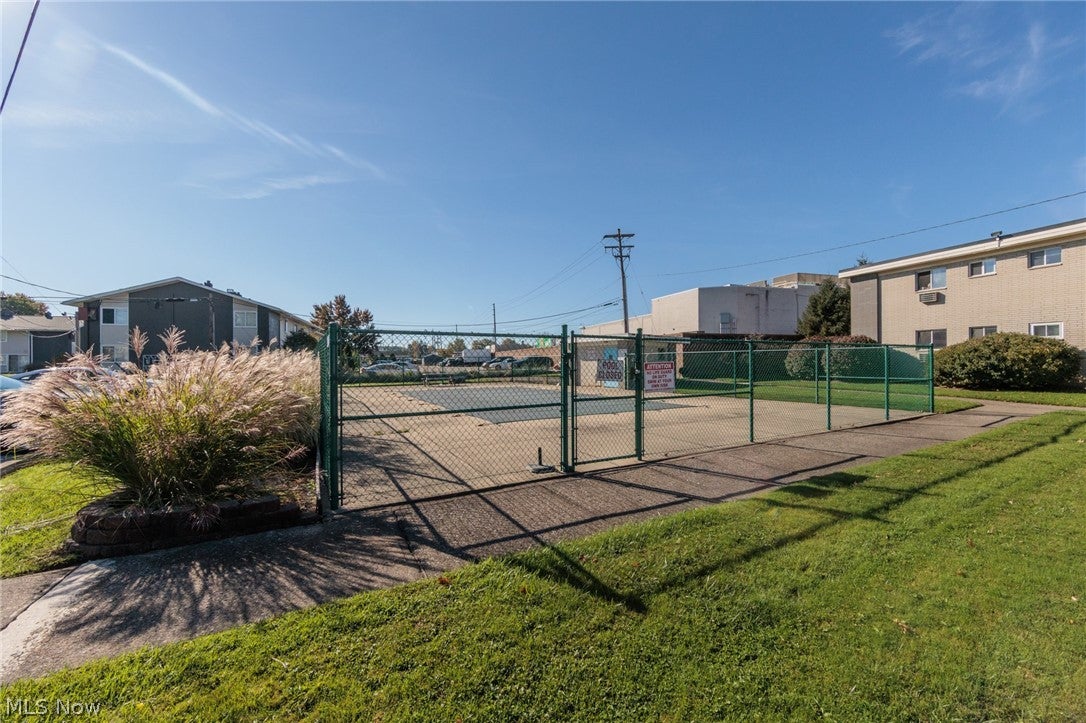 1384 Golden Gate Boulevard D206