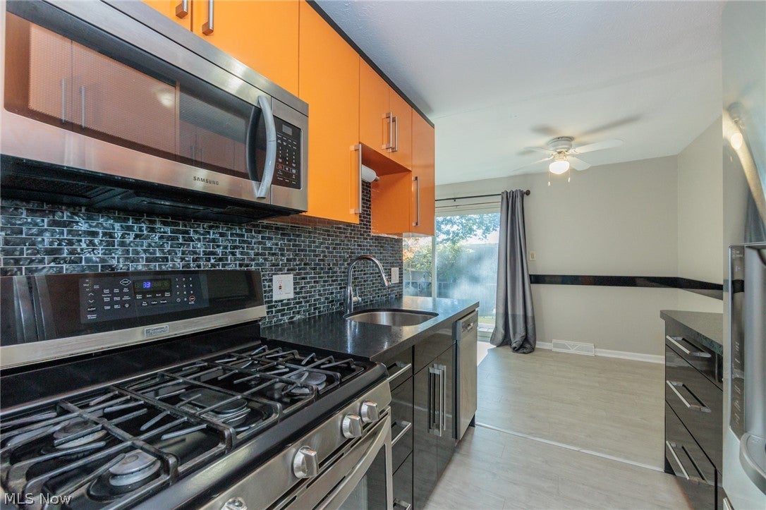 1384 Golden Gate Boulevard D206