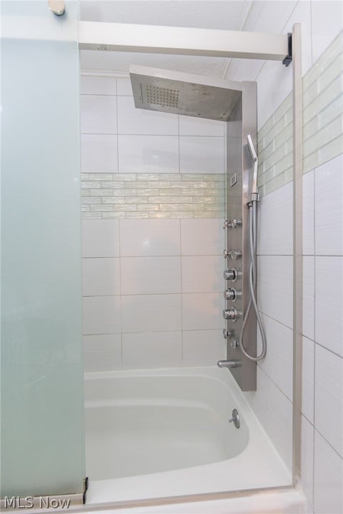 Tiny photo for 1384 Golden Gate Boulevard #D206, Mayfield Heights, OH 44124 (MLS # 5254385)