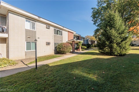 Tiny photo for 1384 Golden Gate Boulevard #D206, Mayfield Heights, OH 44124 (MLS # 5254385)