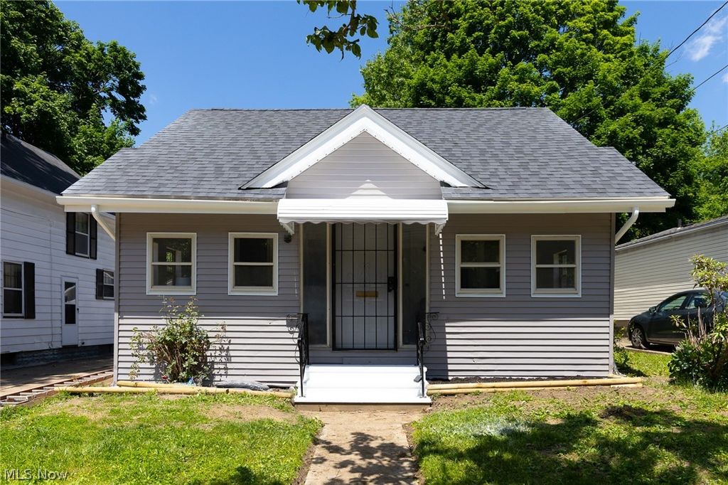 Photo of 807 Stoner Street, Akron, OH 44320 (MLS # 5212453)