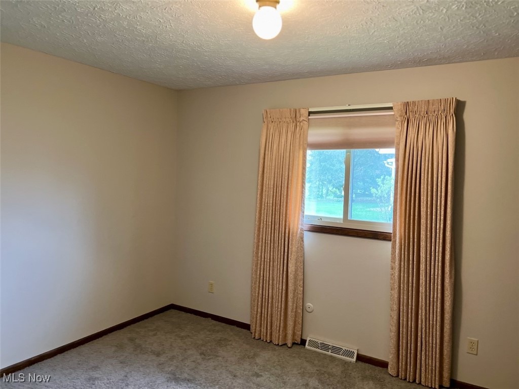 9619 Huntington Park Drive, Strongsville, Ohio image 15