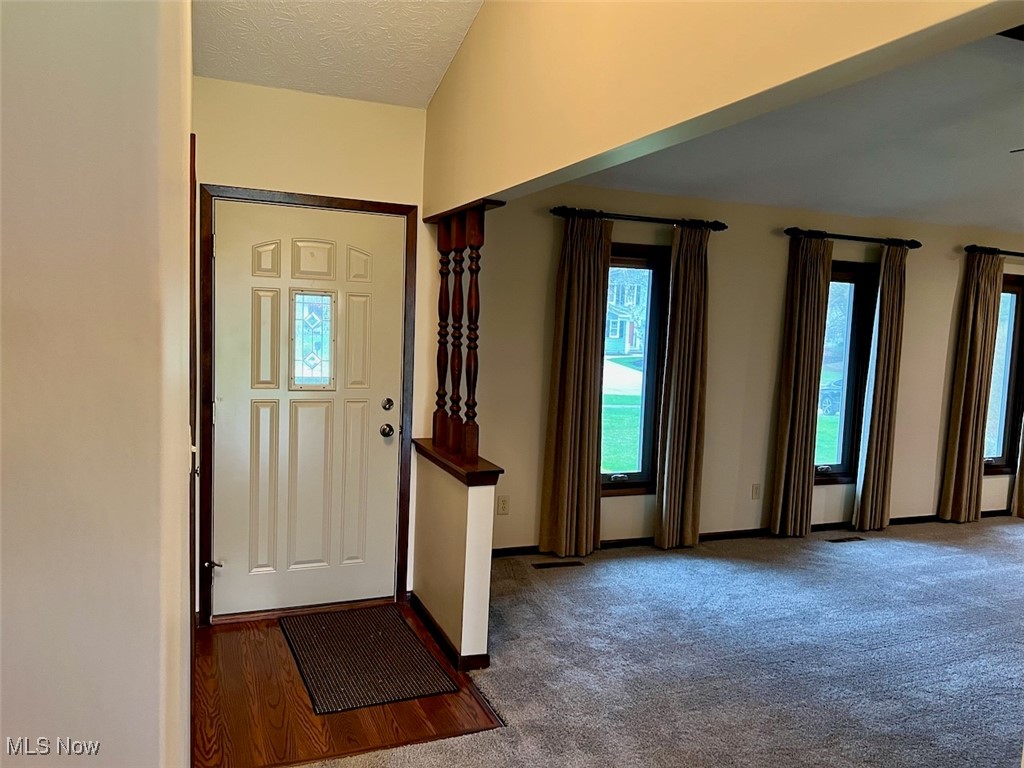 9619 Huntington Park Drive, Strongsville, Ohio image 3