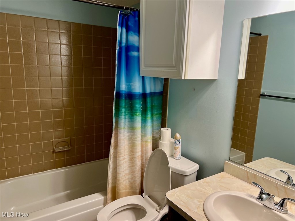 9619 Huntington Park Drive, Strongsville, Ohio image 11
