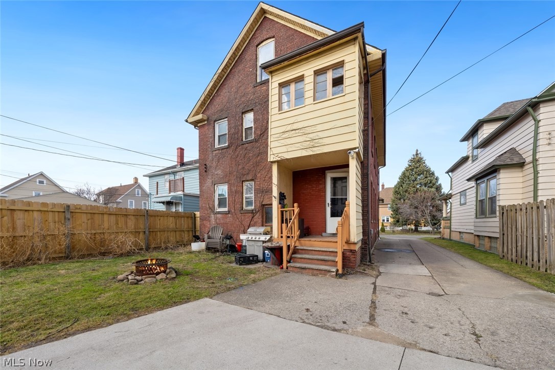 Washington Park Blvd - Residential Income