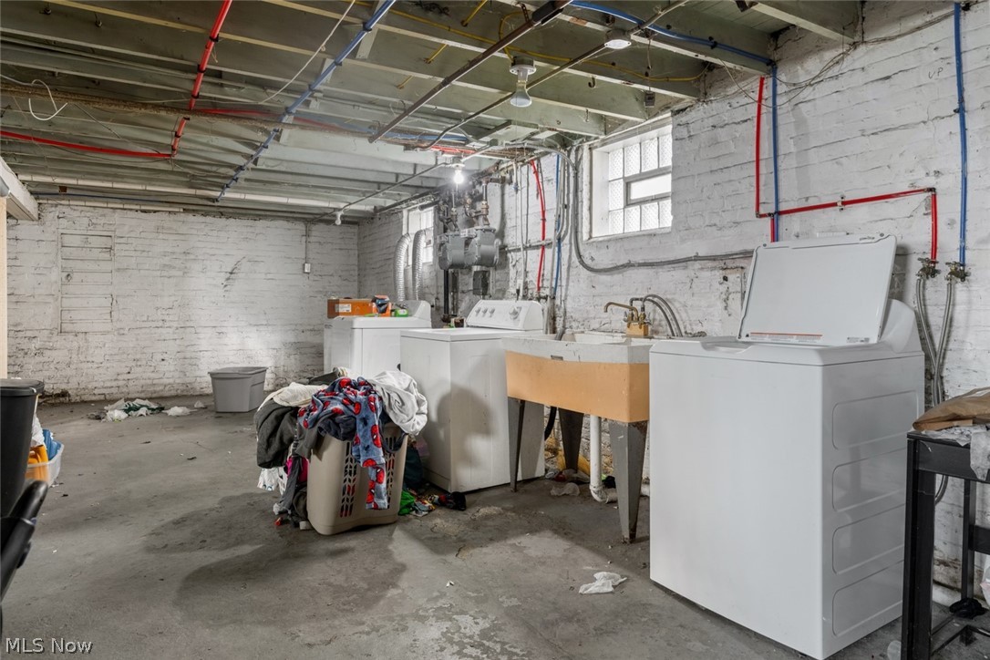 Washington Park Blvd - Residential Income