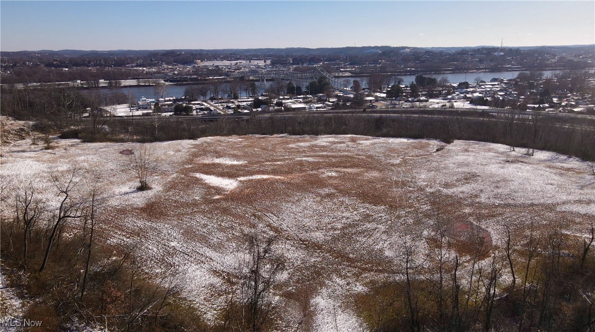 Breathtaking views and ready to be developed with endless possibilities!
This 37 +/- acre property is just outside the Belpre City limits and prime location for Commercial development or mixed use. Hotel, medical facility, offices and/or multi family housing.
Located just off State Route 7 and within minutes of Chemours, Memorial Health Systems Belpre Campus and the new Akron Woman and Children's hospital make this location ideal for future growth in Belpre!
Also includes parcels 080096092001, 080096091000, 060017728000, 060015722000