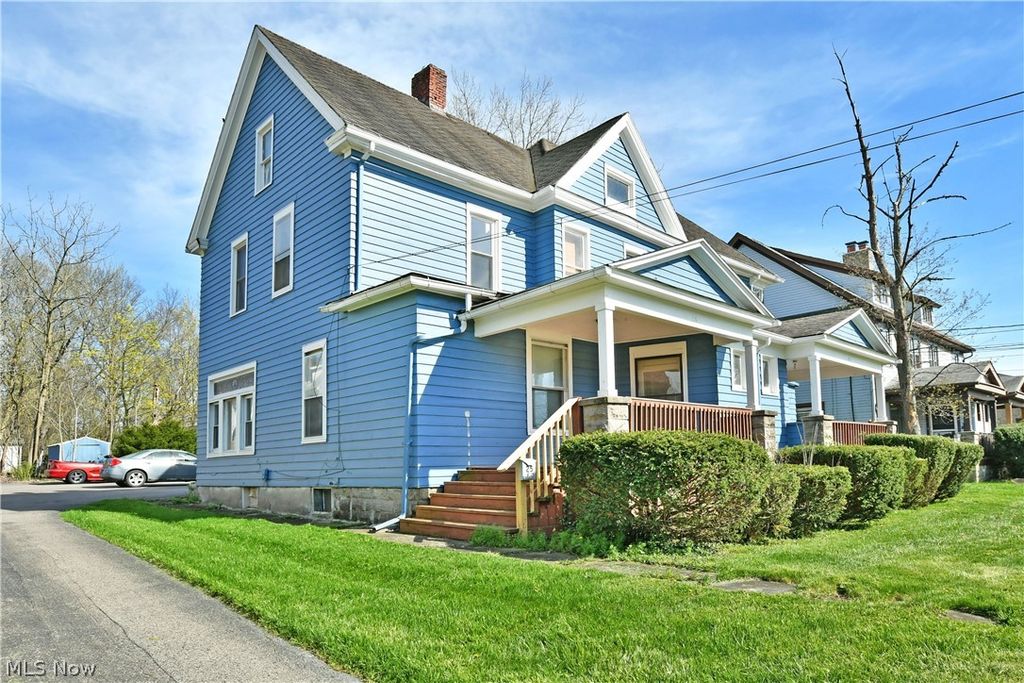 Photo of 23 Hartzell Avenue, Niles, OH 44446 (MLS # 5211422)
