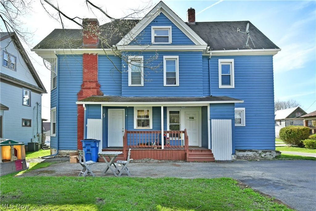 Photo of 23 Hartzell Avenue, Niles, OH 44446 (MLS # 5211422)