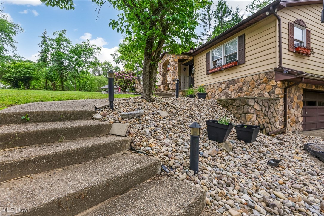 2015 Dunzweiler Drive, Zanesville, Ohio image 9