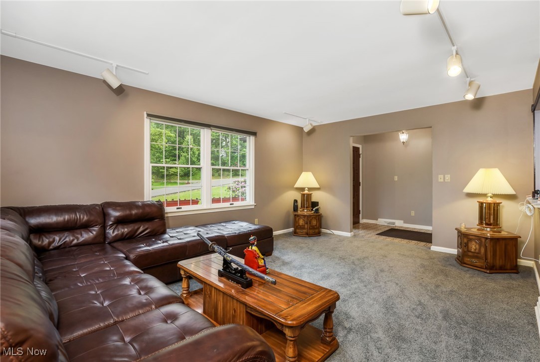 2015 Dunzweiler Drive, Zanesville, Ohio image 12