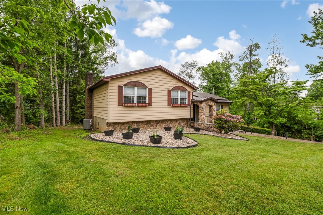 2015 Dunzweiler Drive, Zanesville, Ohio image 2
