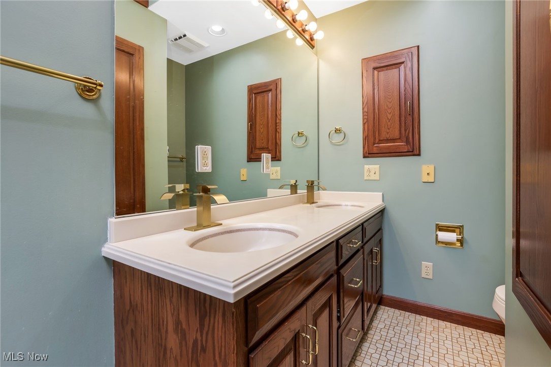 2015 Dunzweiler Drive, Zanesville, Ohio image 27