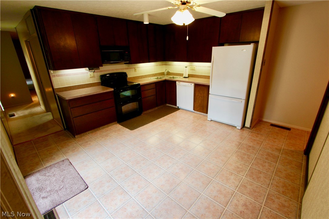 Meadows Condo - Residential