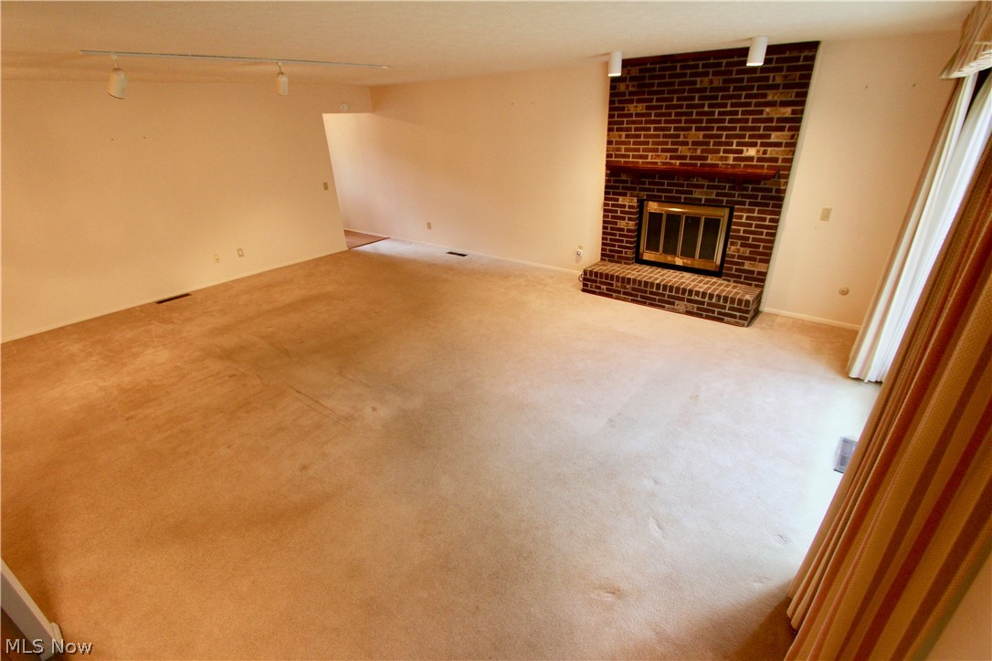 Meadows Condo - Residential