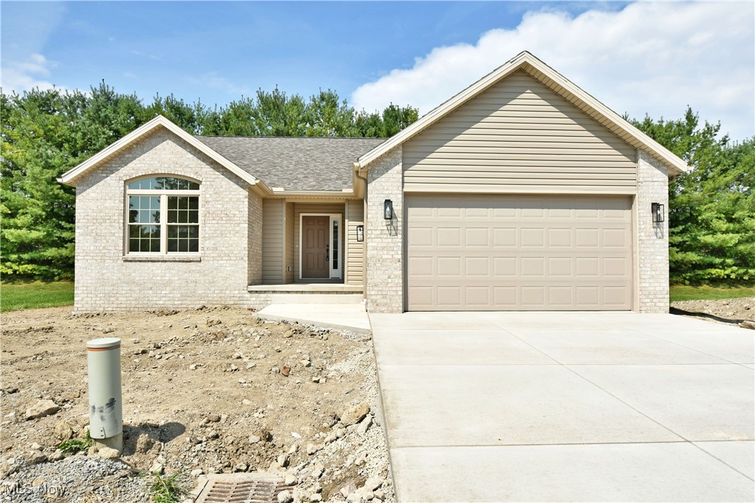 2873 Pebble Creek Court, Cortland, Ohio image 1