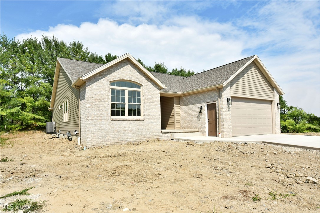 2873 Pebble Creek Court, Cortland, Ohio image 2